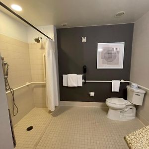 King Room Mobility or hearing accessible